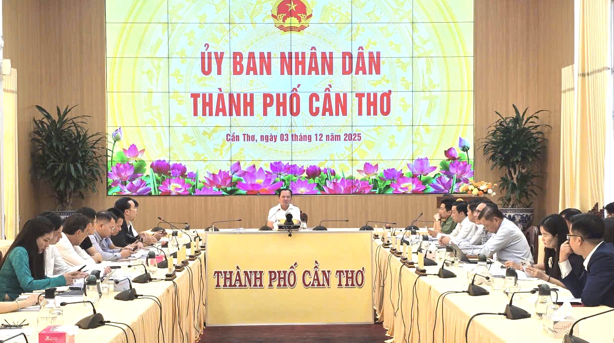 Phó Chủ tịch UBND thành phố Cần Thơ Nguyễn Văn Hòa chủ trì cuộc làm việc ngày 3/12 - Ảnh: VGP/LS.