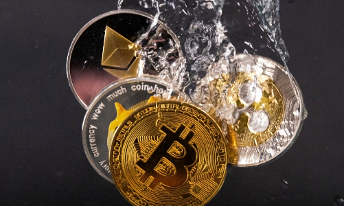 Tiền ảo bị bán tháo, “điềm xấu” cho thị trường chứng khoán?