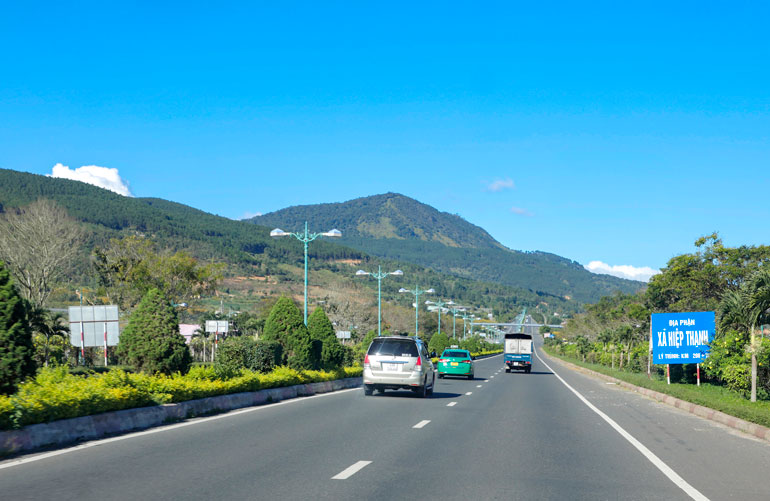 Đoạn tuyến cao tốc Liên Khương - Prenn dài 19,2 km đã khánh thành và đưa vào sủ dụng từ tháng 6/2008