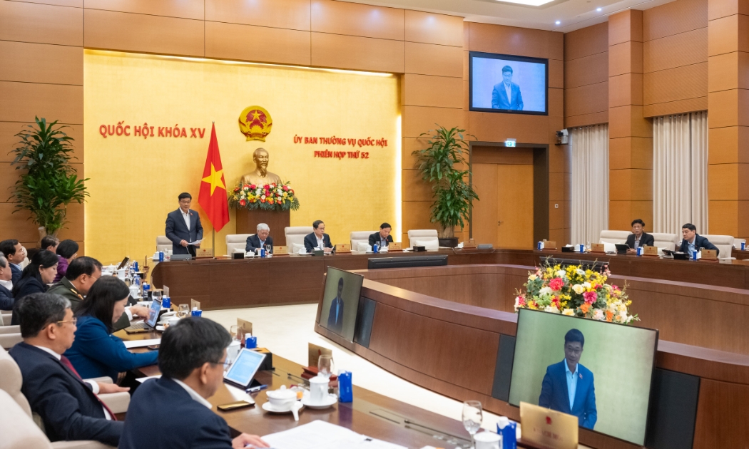 Phiên họp thứ 52 của Uỷ ban Thường vụ Quốc hội về các cơ chế, chính sách đặc thù, đặc biệt áp dụng cho dự án đường sắt tốc độ cao trục Bắc - Nam. Ảnh: Media Quốc hội.