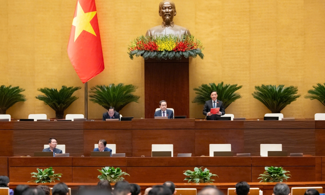 Phó Chủ tịch Quốc hội Nguyễn Khắc Định điều hành Phiên họp. Ảnh: Quốc hội.
