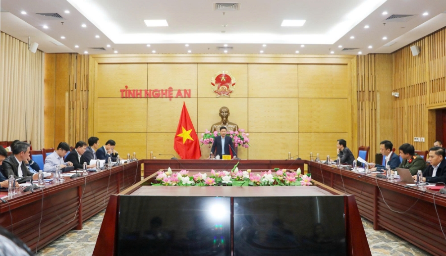 UBND tỉnh Nghệ An vừa tổ chức cuộc họp về tình hình thực hiện bồi thường, hỗ trợ và tái định cư Dự án đường sắt tốc độ cao trên trục Bắc – Nam đoạn qua địa bàn tỉnh.