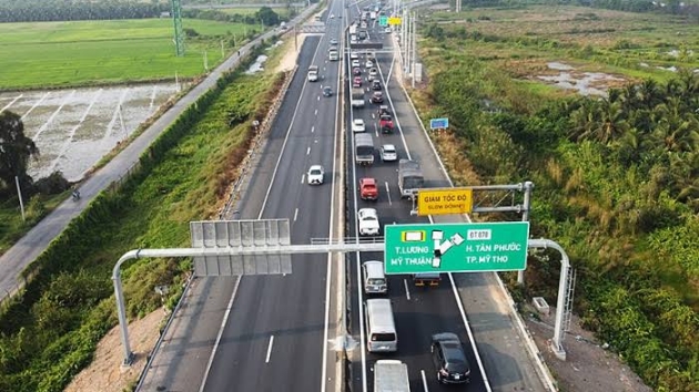 Ministry approves $1.4 bln expansion of HCMC - Trung Luong - My Thuan Expressway