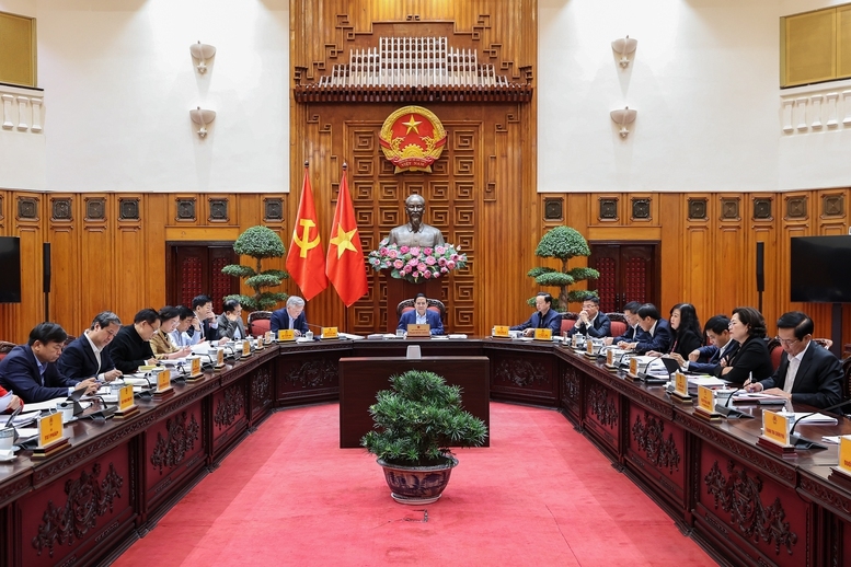 Thủ tướng Phạm Minh Chính phát biểu tại cuộc họp của Thường trực Chính phủ sáng 5/12 - Ảnh: VGP