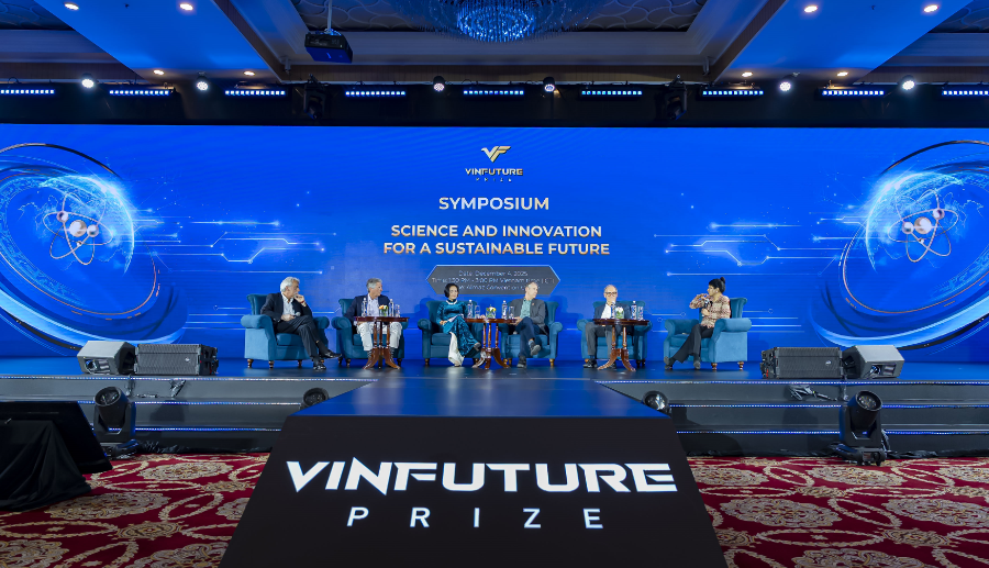 Các chuyên gia chia sẻ tại tọa đàm