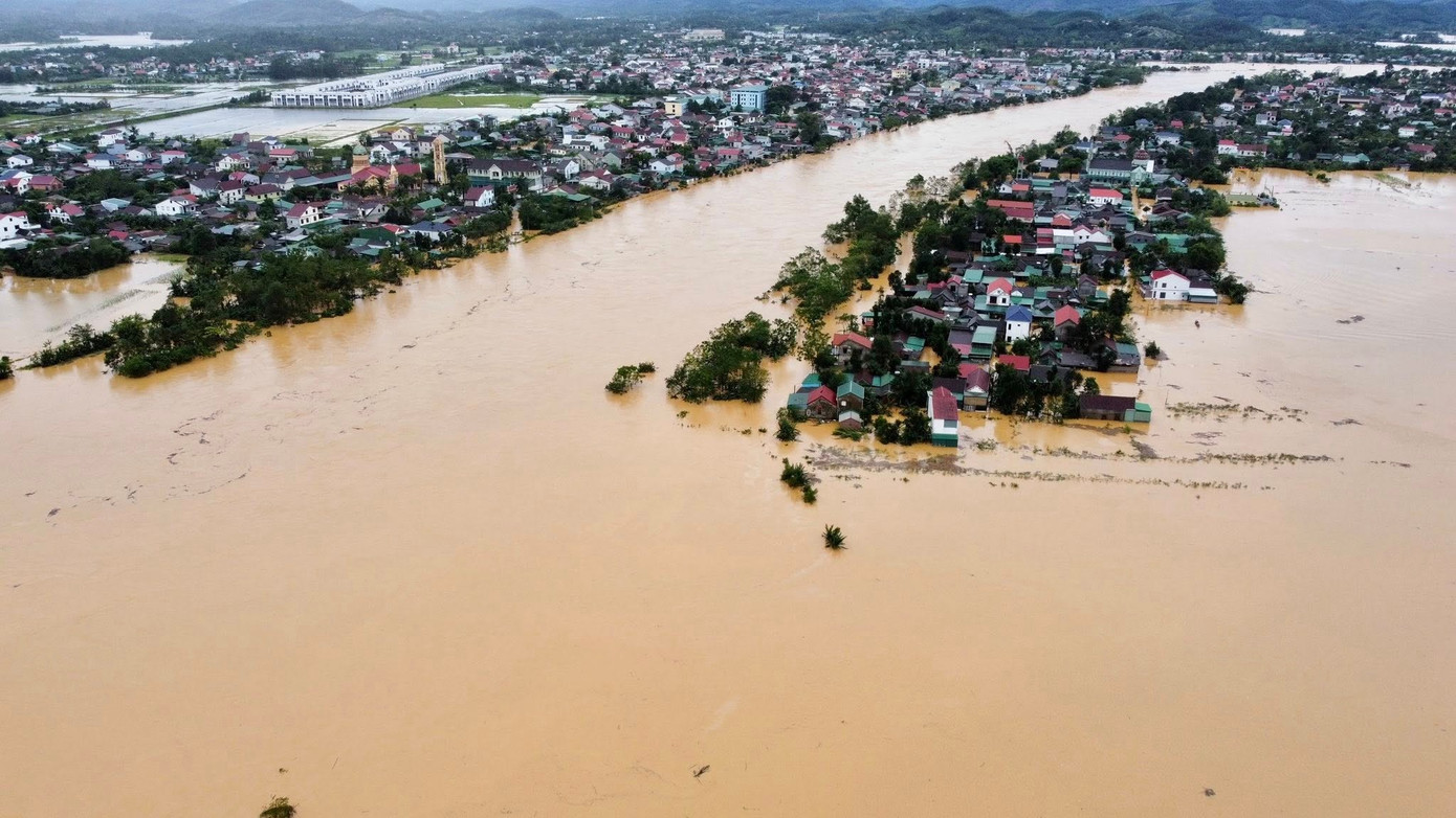 Gần đây, Việt Nam liên tục chịu ảnh hưởng bởi những trận bão và lũ lụt, nhất là các địa phương ở khu vực miền Trung.