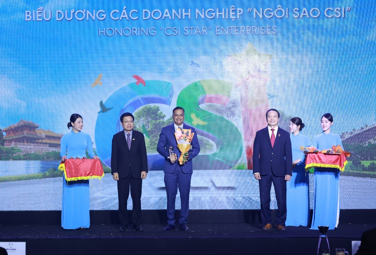 Tại Chương trình Công bố Doanh nghiệp Bền vững (CSI) 2025, Nestlé Việt Nam vinh dự nhận danh hiệu “Ngôi sao CSI” do VCCI trao tặng – đánh dấu 5 năm liên tiếp nằm trong Top 10 doanh nghiệp bền vững nhất Việt Nam trong lĩnh vực sản xuất. Ảnh: Nestlé Việt Nam.
