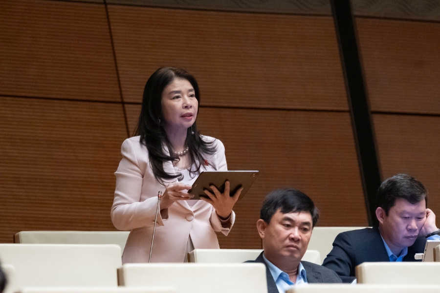 Đại biểu Lê Thu Hà, đoàn Đại biểu Quốc hội tỉnh Lào Cai. Ảnh: Quốc hội.