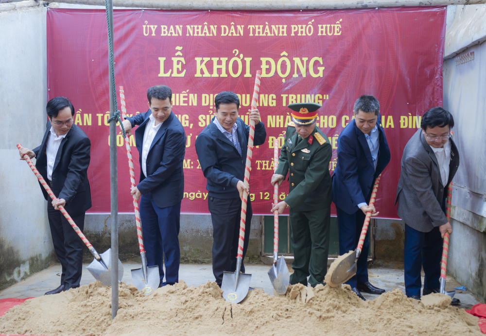 Nghi thức khởi công xây dựng nhà mới cha bà con tại xã Lộc An