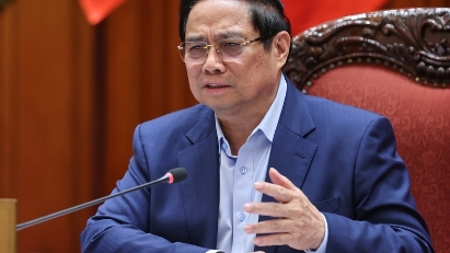 PM urges funding diversification to combat climate threats in Mekong Delta