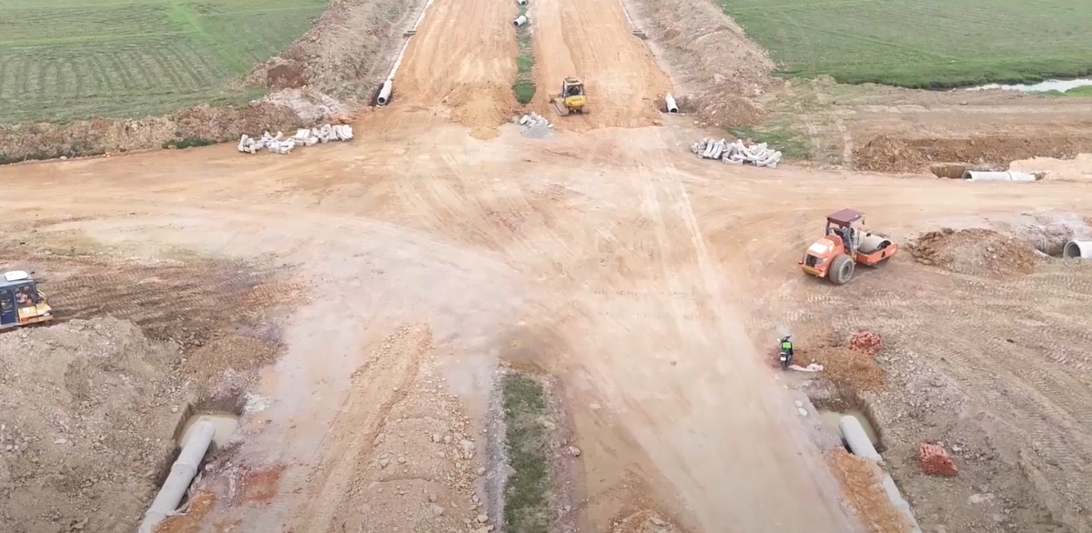 &nbsp;Thi công xây dựng cụm công nghiệp Hợp Thắng