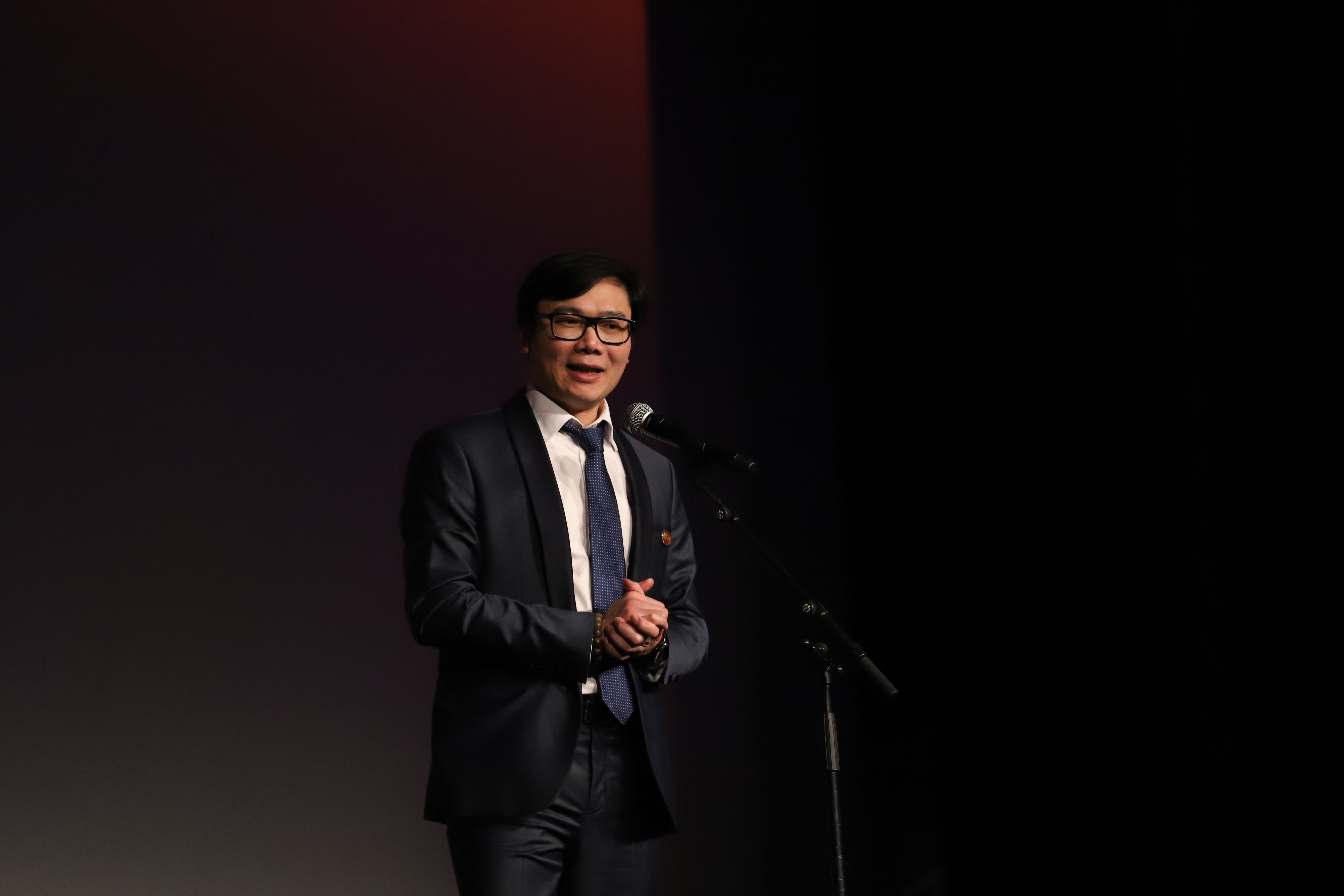 TS. Nguyễn Đức Khương, Chủ tịch Tổ chức Khoa học và Chuyên gia Việt Nam toàn cầu, chia sẻ trong buổi lễ khai mạc.