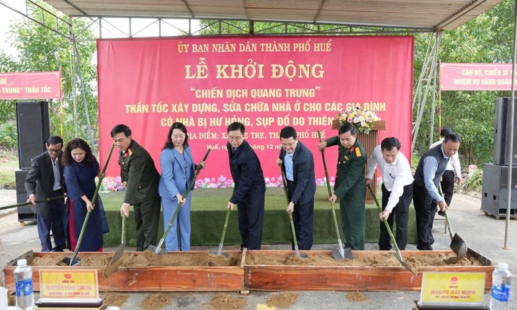Huế triển khai “Chiến dịch Quang Trung” thần tốc xây dựng lại nhà cho dân vùng lũ