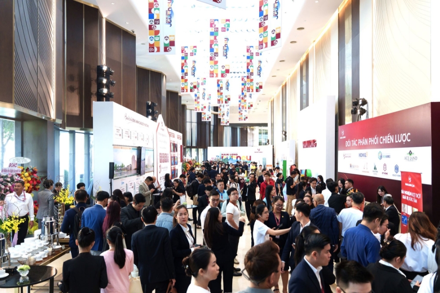 Sức nóng tại ngày 2 của chuỗi sự kiện Nam Long Journey 2025 khi hàng nghìn khách check-in ngay từ sáng sớm.