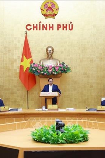 Gov't discusses solutions to meet growth goals, address disaster consequences in November meeting