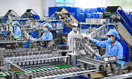 Sản xuất công nghiệp tăng 9,3%, chế biến, chế tạo tiếp tục giữ vai trò dẫn dắt