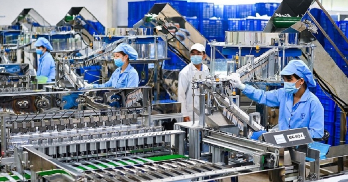 Sản xuất công nghiệp tăng 9,3%, chế biến, chế tạo tiếp tục giữ vai trò dẫn dắt