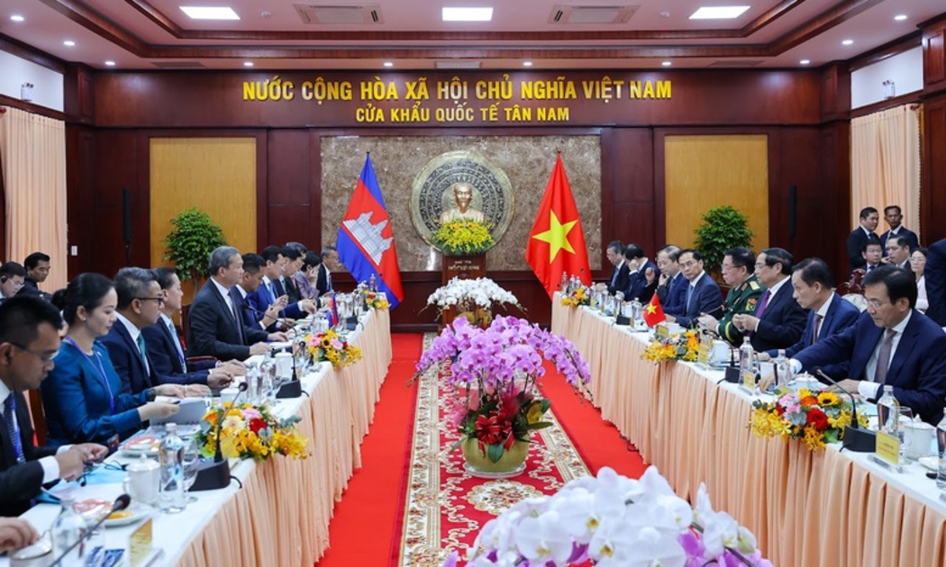 Thủ tướng Chính phủ Phạm Minh Chính và Thủ tướng Hun Manet hội đàm nhằm đánh giá kết quả hợp tác đạt được thời gian qua đồng thời trao đổi các biện pháp thúc đẩy quan hệ song phương thời gian tới - Ảnh: VGP