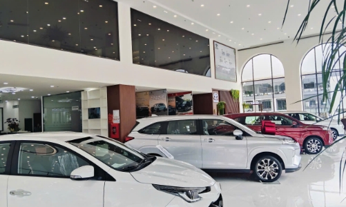 Từ 1/1/2026, lệ phí trước bạ ô tô, xe máy áp dụng theo bảng giá từng địa phương