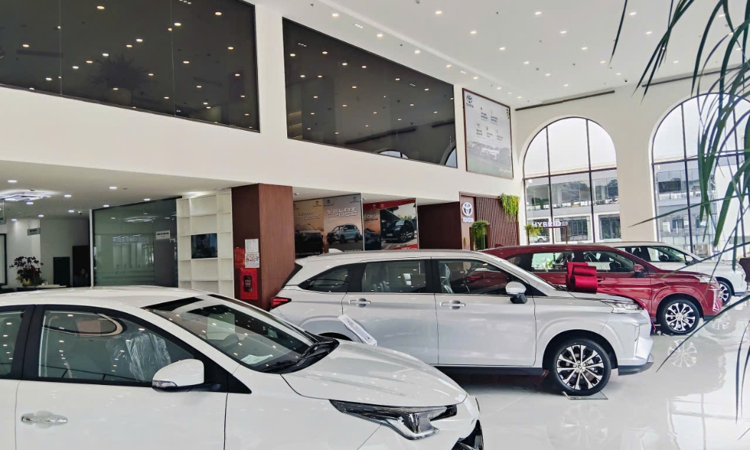 Từ 1/1/2026, lệ phí trước bạ ô tô, xe máy áp dụng theo bảng giá từng địa phương