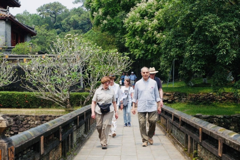 Vietnam welcomes 19.1 million foreign tourists in 11M