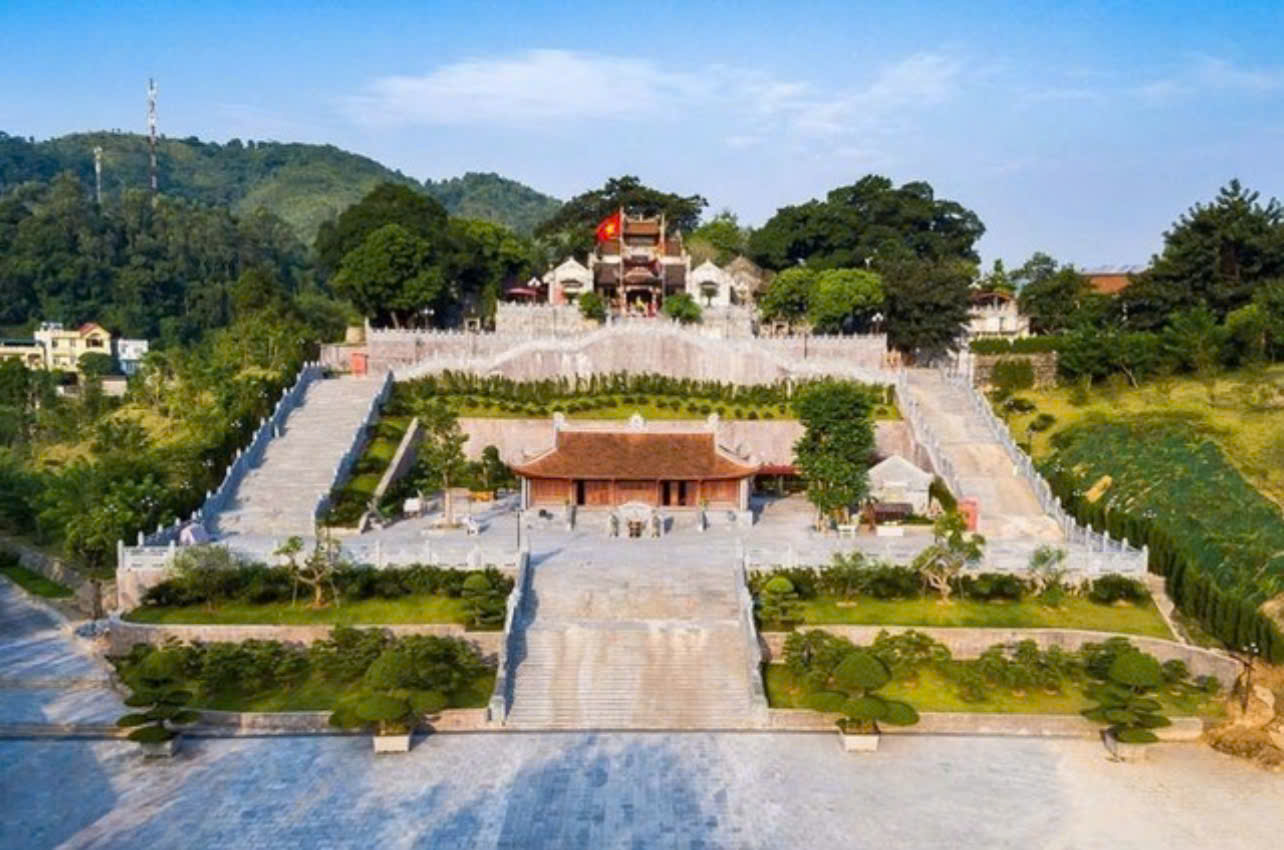Đền Cửa Ông, tỉnh Quảng Ninh. Ảnh: CP