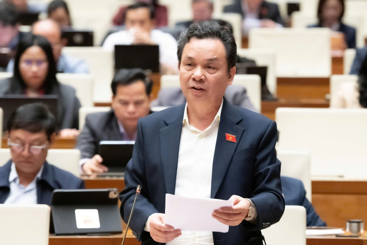 Đại biểu Hoàng Văn Cường phát biểu tại Hội trường Quốc hội. Ảnh: Media Quốc&nbsp;