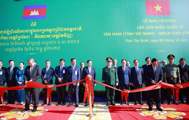 One more border gate pair between Vietnam and Cambodia inaugurated