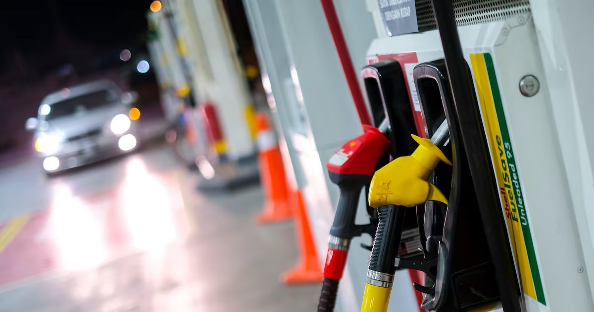 <i>Ở một diễn biến khác, ngành công nghiệp ô tô châu Âu đang chuẩn bị cho một thông báo quan trọng từ EU vào ngày 10/12, có thể dẫn đến những thay đổi đáng kể đối với đề xuất loại bỏ động cơ đốt trong vào năm 2035 của Ủy ban châu Âu.</i>