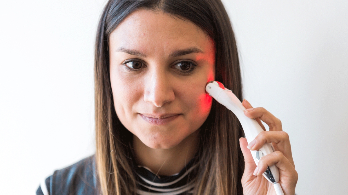 Vi kim nhìn chung an toàn khi được thực hiện bởi chuyên viên có tay nghề.