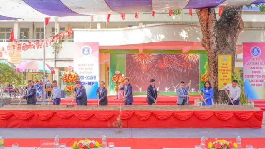 Các đại biểu tham dự lễ khởi công. Ảnh: MP