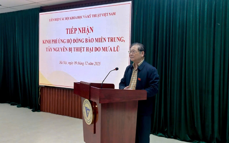 TSKH. Phan Xuân Dũng, Chủ tịch Liên hiệp Các hội Khoa học và Kỹ thuật Việt Nam, phát biểu tại lễ tiếp nhận. Ảnh: TH. 