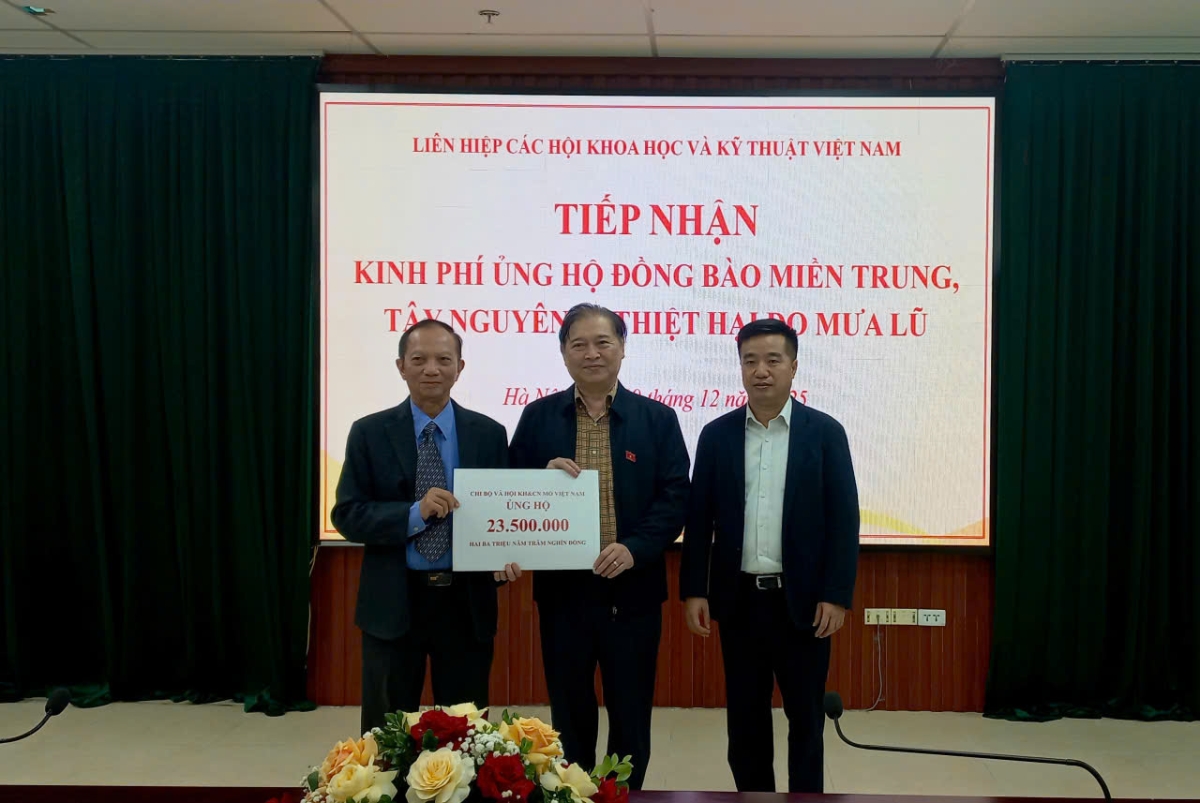 Chi bộ và Hội Khoa học và Công nghệ Mỏ Việt Nam ủng hộ 23.500.000 đồng.
