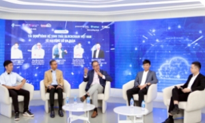 Các chuyên gia trao đổi tại phiên thảo luận “Tái định hình hệ sinh thái Blockchain Việt Nam từ hạ tầng số an toàn”