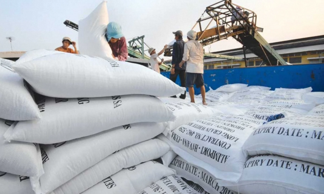 Trong 11 tháng năm 2025, xuất khẩu gạo của Việt Nam giảm cả về lượng và giá tri so với cùng kỳ năm trước.