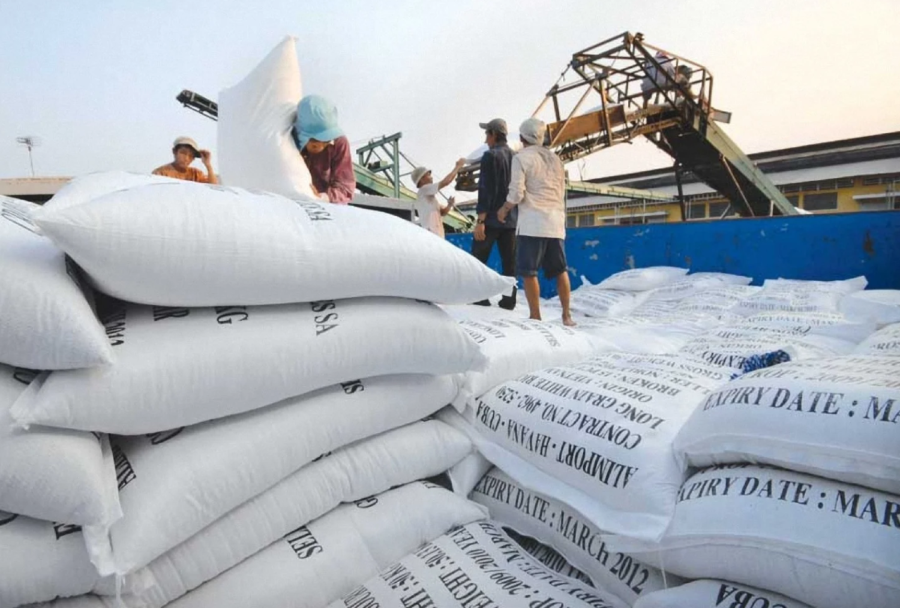 Trong 11 tháng năm 2025, xuất khẩu gạo của Việt Nam giảm cả về lượng và giá tri so với cùng kỳ năm trước.