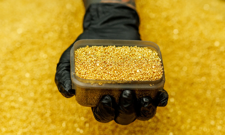 Giá vàng đuối sức sau khi lập đỉnh mới, SPDR Gold Trust vẫn mua ròng
