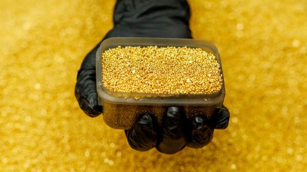 Giá vàng đuối sức sau khi lập đỉnh mới, SPDR Gold Trust vẫn mua ròng