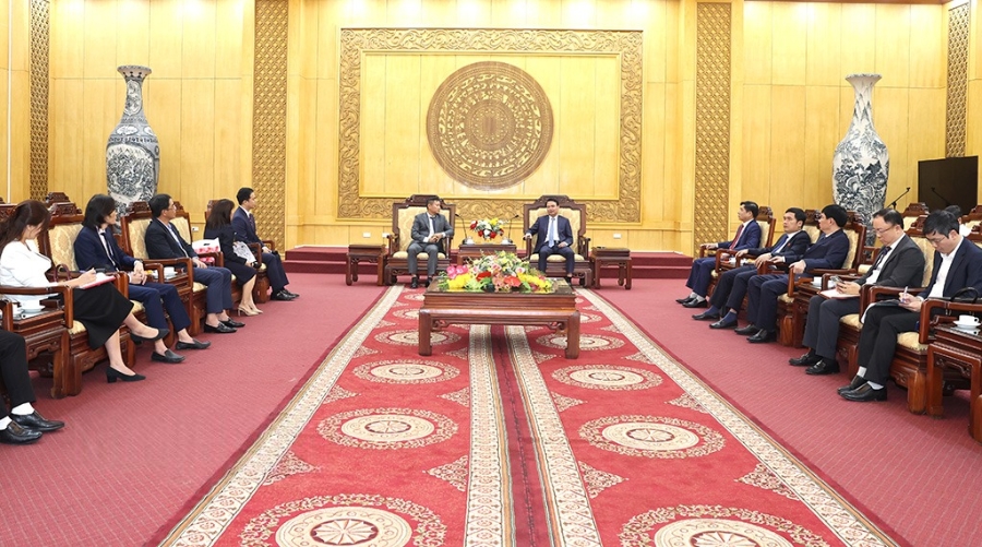 Quang cảnh buổi làm việc giữa lãnh đạo  tỉnh Ninh Bình và liên danh nhà đầu tư nước ngoài về dự án hạ tầng công nghiệp. Ảnh: Minh Quang