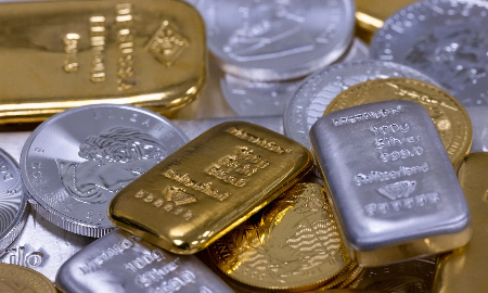 Giá vàng tăng vượt 4.200 USD/oz, SPDR Gold Trust bán ròng