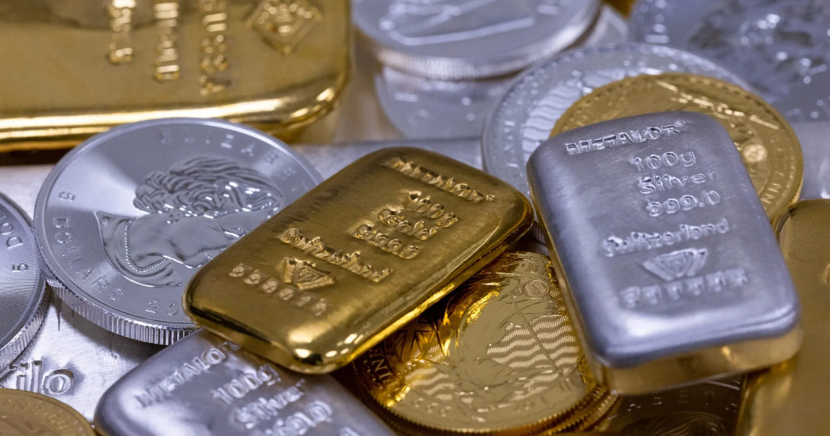 Giá vàng tăng vượt 4.200 USD/oz, SPDR Gold Trust bán ròng