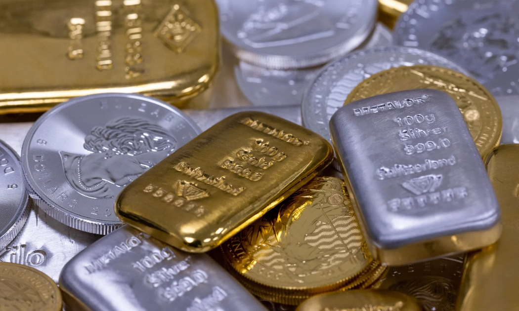 Giá vàng tăng vượt 4.200 USD/oz, SPDR Gold Trust bán ròng