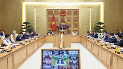 At least 3,000 kilometers of expressways to open to traffic by year-end: Prime Minister      