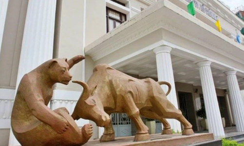 CNBC: Chứng khoán Việt Nam sẽ tăng mạnh trong 2026