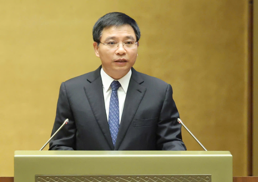 Bộ trưởng Bộ Tài chính Nguyễn Văn Thắng trình bày Báo cáo giải trình dự thảo Luật Quy hoạch (sửa đổi) trước Quốc hội. (Ảnh: Bộ Tài chính)