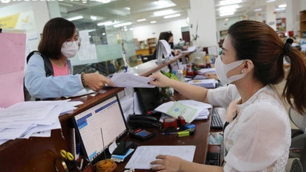 Xây dựng quy chế tiền thưởng và nâng lương trước thời hạn sau sáp nhập