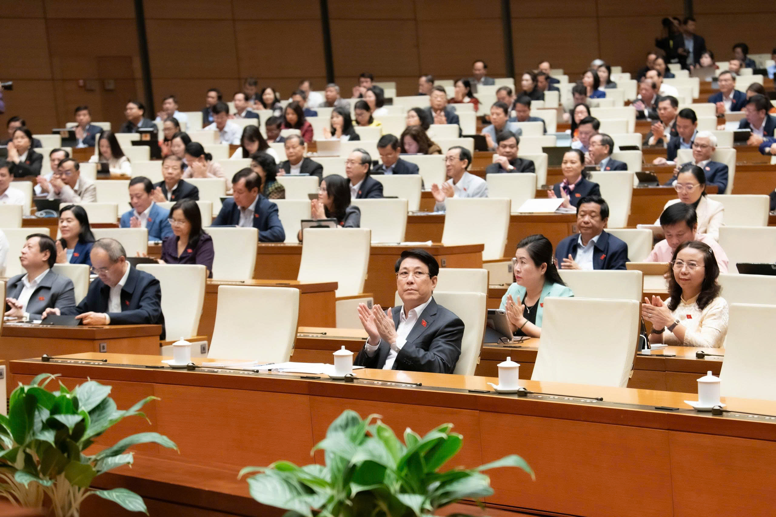 Chủ tịch nước Lương Cường và các đại biểu tham gia Phiên họp. Ảnh: Quốc hội.