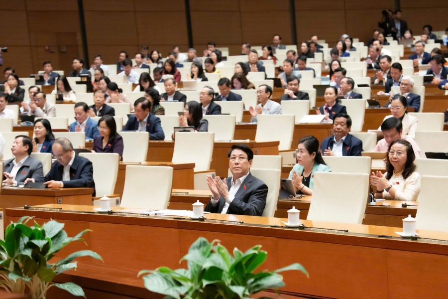 Chủ tịch nước Lương Cường và các đại biểu tham gia Phiên họp. Ảnh: Quốc hội.