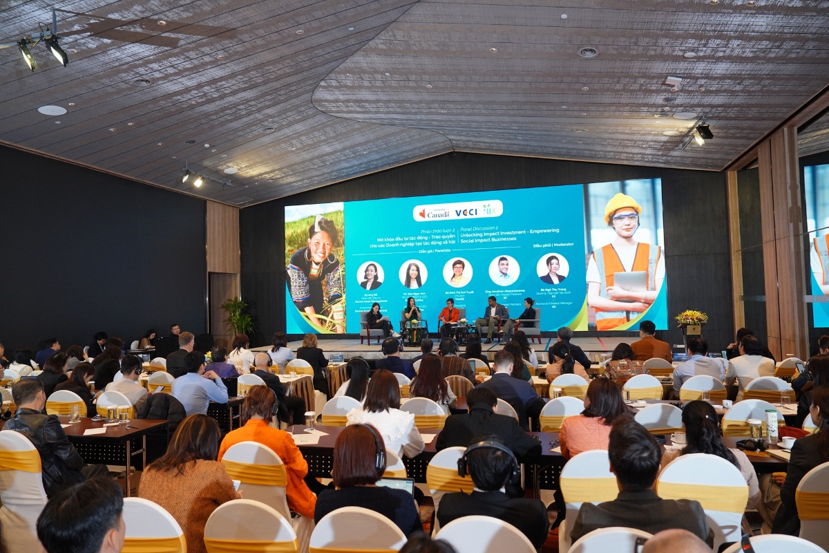 Các chuyên gia chia sẻ tại phiên thảo luận