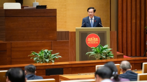 Thông qua Luật Viên chức (sửa đổi): Viên chức được góp vốn, điều hành doanh nghiệp